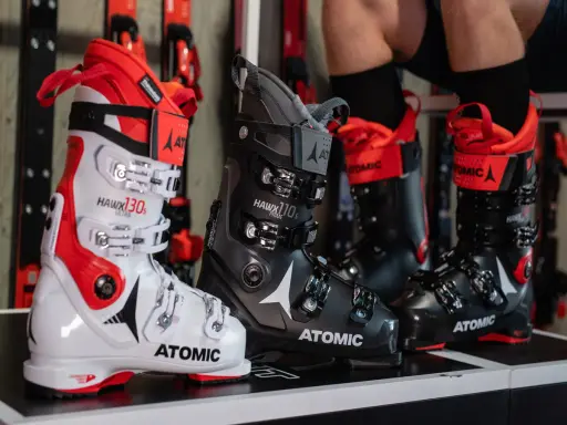 Gdzie kupić buty narciarskie? Bootfitting to klucz do komfortu!